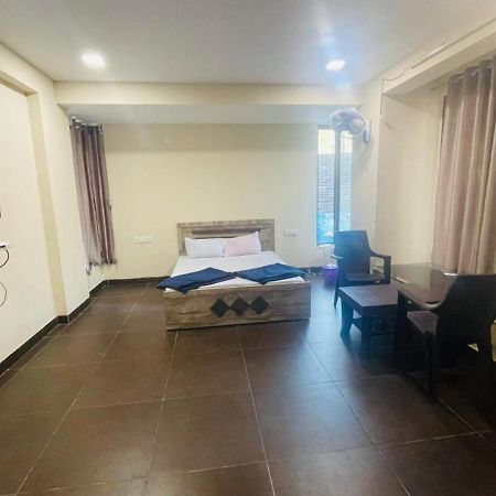 Bliss Rooms Alībāg Buitenkant foto